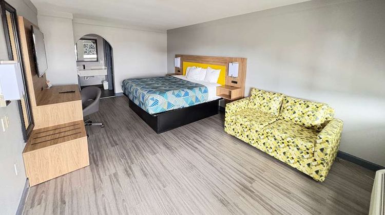Days Inn Gonzales Room