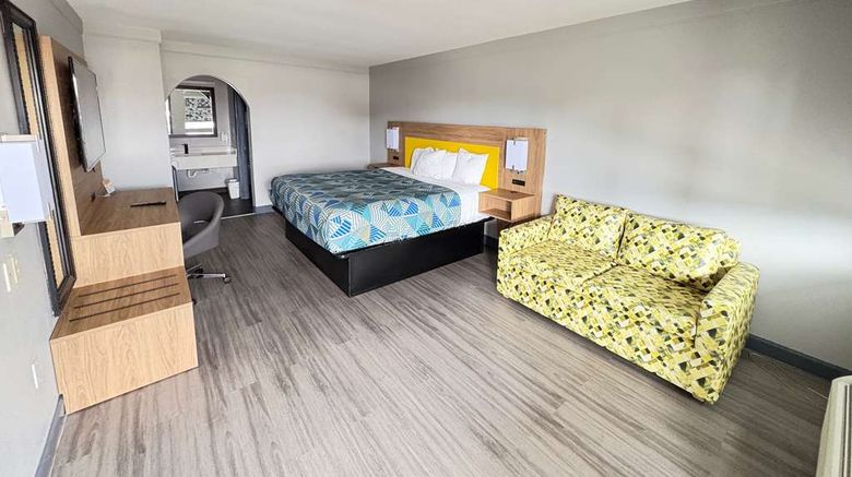 <b>Days Inn Gonzales Room</b>. Images powered by <a href="https://iceportal.shijigroup.com/" title="IcePortal" target="_blank">IcePortal</a>.