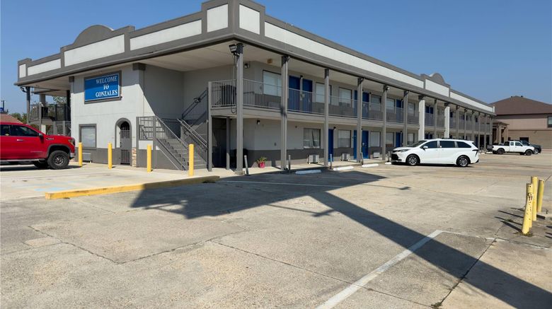 Days Inn Gonzales Exterior. Images powered by <a href="https://iceportal.shijigroup.com" target="_blank" rel="noopener">Ice Portal</a>.