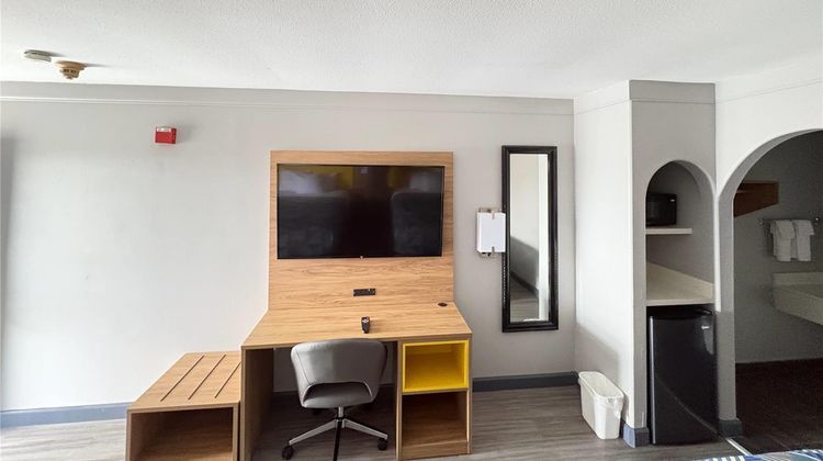 Days Inn Gonzales Room