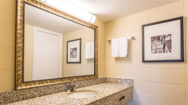 <b>Howard Johnson near the Beach Room</b>. Images powered by <a href="https://iceportal.shijigroup.com/" title="IcePortal" target="_blank">IcePortal</a>.
