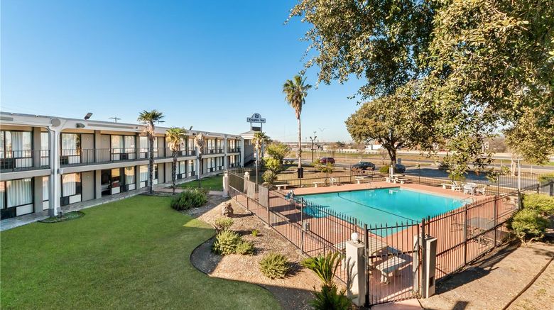 <b>Knights Inn San Antonio near AT&T Center Pool</b>. Images powered by <a href="https://iceportal.shijigroup.com/" title="IcePortal" target="_blank">IcePortal</a>.