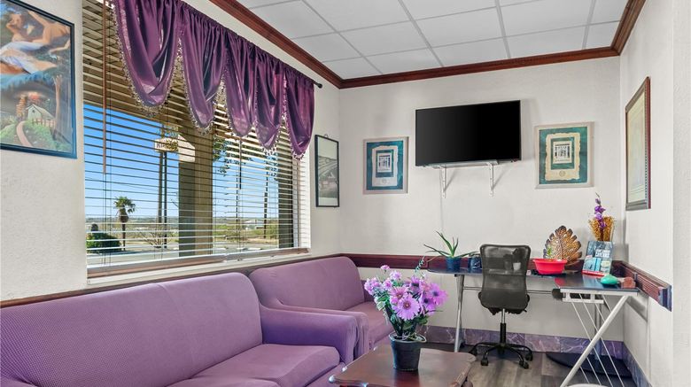 <b>Knights Inn San Antonio near AT&T Center Lobby</b>. Images powered by <a href="https://iceportal.shijigroup.com/" title="IcePortal" target="_blank">IcePortal</a>.