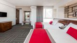<b>Ramada Plaza Leon Room</b>. Images powered by <a href="https://iceportal.shijigroup.com/" title="IcePortal" target="_blank">IcePortal</a>.