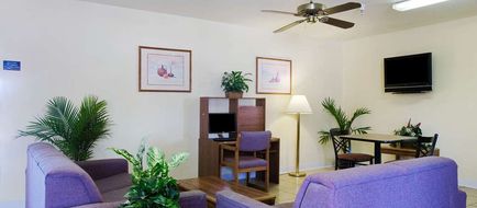 Super 8 Rawlins Lobby