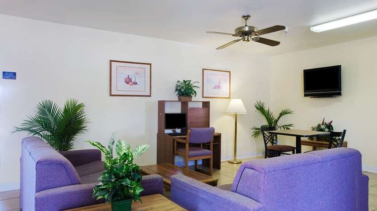 Super 8 Rawlins Lobby