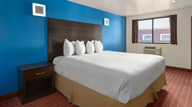 <b>Travelodge Manhasset Room</b>. Images powered by <a href="https://iceportal.shijigroup.com/" title="IcePortal" target="_blank">IcePortal</a>.