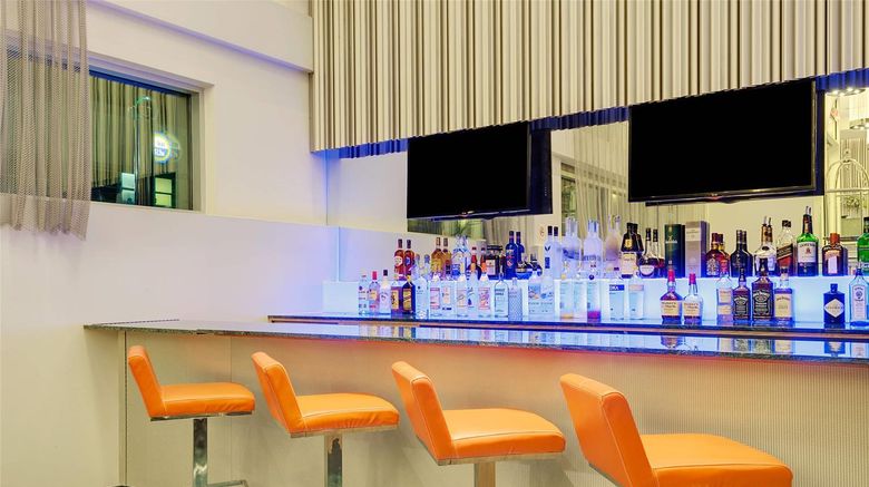 <b>Wyndham Garden Brooklyn Sunset Park Restaurant</b>. Images powered by <a href="https://iceportal.shijigroup.com/" title="IcePortal" target="_blank">IcePortal</a>.