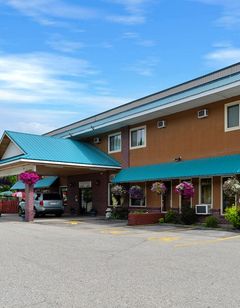 Canadas Best Value Inn & Suites