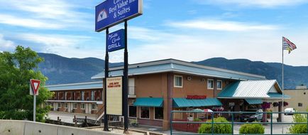 Canadas Best Value Inn & Suites Exterior