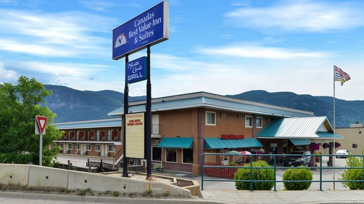 Canadas Best Value Inn & Suites Exterior