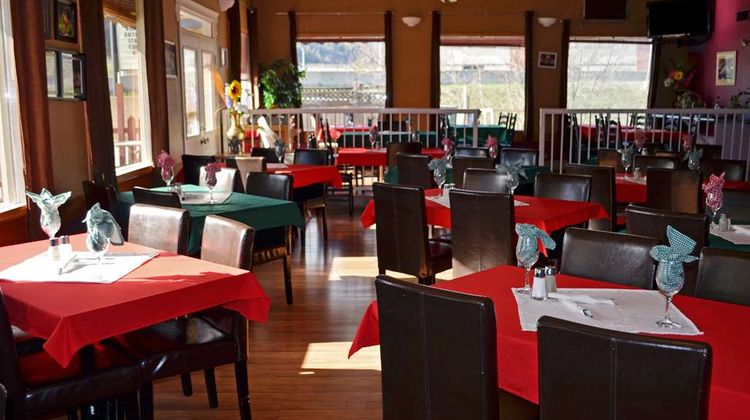 Canadas Best Value Inn & Suites Restaurant
