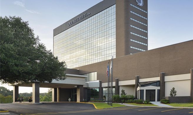 DoubleTree by Hilton Lafayette Exterior