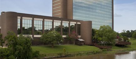DoubleTree by Hilton Lafayette Exterior