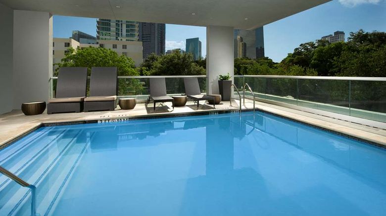 <b>Homewood Miami Downtown Brickell Pool</b>. Images powered by <a href="https://iceportal.shijigroup.com/" title="IcePortal" target="_blank">IcePortal</a>.
