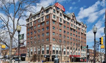 Hotel Alex Johnson, Curio Collection