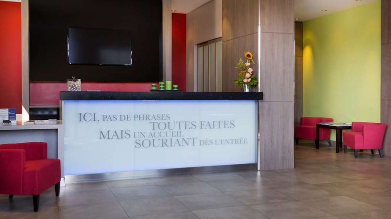 <b>Best Western Seine West Hotel Lobby</b>. Images powered by <a href="https://iceportal.shijigroup.com/" title="IcePortal" target="_blank">IcePortal</a>.