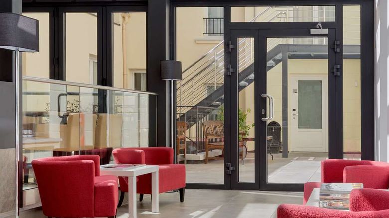 <b>Best Western Seine West Hotel Restaurant</b>. Images powered by <a href="https://iceportal.shijigroup.com/" title="IcePortal" target="_blank">IcePortal</a>.