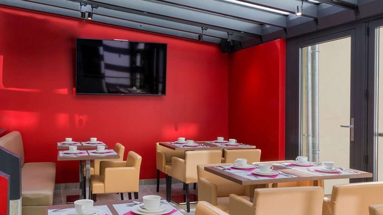 <b>Best Western Seine West Hotel Restaurant</b>. Images powered by <a href="https://iceportal.shijigroup.com/" title="IcePortal" target="_blank">IcePortal</a>.