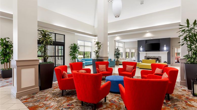 <b>Hilton Garden Inn Bolingbrook I-55 Lobby</b>. Images powered by <a href="https://iceportal.shijigroup.com/" title="IcePortal" target="_blank">IcePortal</a>.