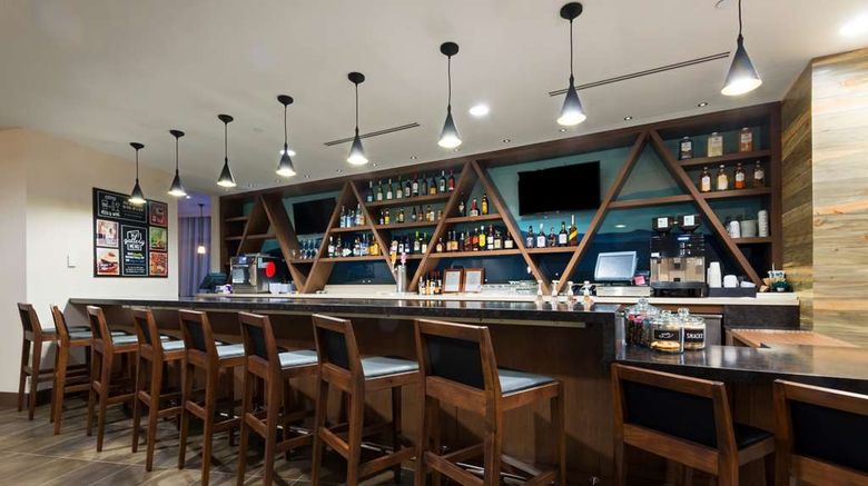 <b>Hyatt Place Denver Downtown Restaurant</b>. Images powered by <a href="https://iceportal.shijigroup.com/" title="IcePortal" target="_blank">IcePortal</a>.