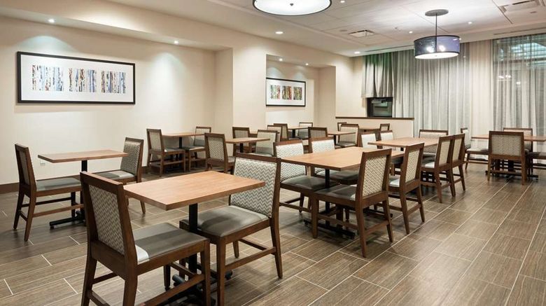 <b>Hyatt Place Denver Downtown Restaurant</b>. Images powered by <a href="https://iceportal.shijigroup.com/" title="IcePortal" target="_blank">IcePortal</a>.