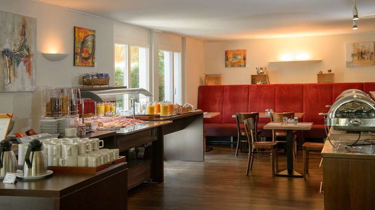 Apart Hotel operated by Hilton Restaurant