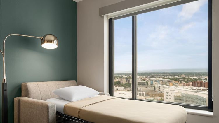Hyatt House Denver Downtown Suite