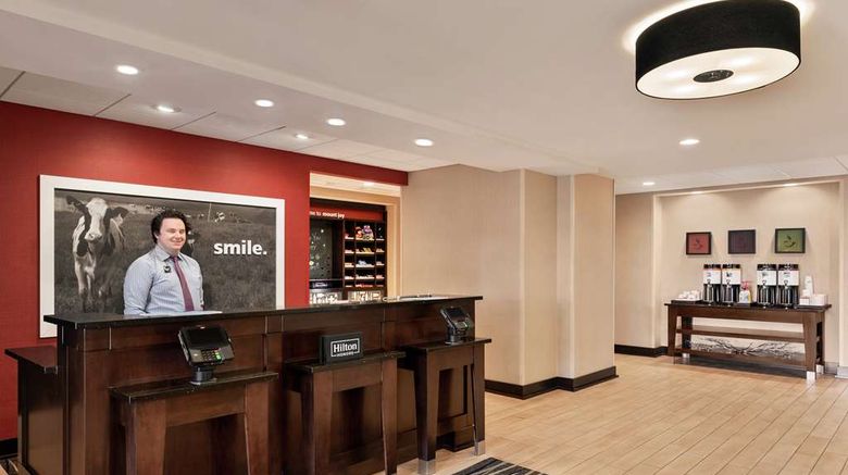 <b>Hampton Inn & Suites Mount Joy/Lancaster Lobby</b>. Images powered by <a href="https://iceportal.shijigroup.com/" title="IcePortal" target="_blank">IcePortal</a>.