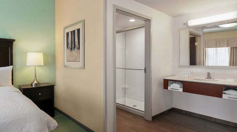 <b>Hampton Inn & Suites Mount Joy/Lancaster Room</b>. Images powered by <a href="https://iceportal.shijigroup.com/" title="IcePortal" target="_blank">IcePortal</a>.