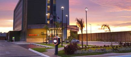Hampton Inn by Hilton Merida Exterior
