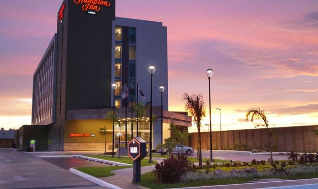 Hampton Inn by Hilton Merida Exterior