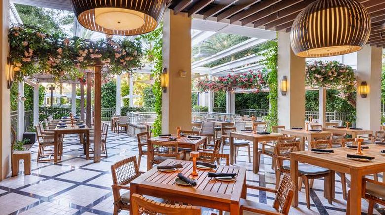 <b>Hilton West Palm Beach Restaurant</b>. Images powered by <a href="https://iceportal.shijigroup.com/" title="IcePortal" target="_blank">IcePortal</a>.
