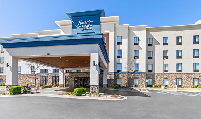 Hampton Inn & Suites Claremore Exterior