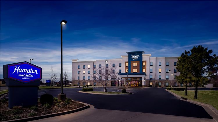 Hampton Inn & Suites Claremore Exterior