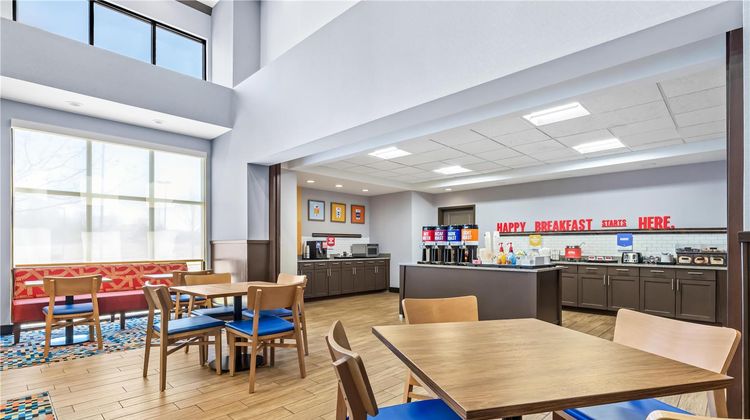 Hampton Inn & Suites Claremore Restaurant
