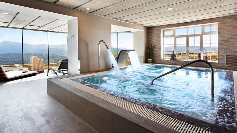 <b>Catalonia Reina Victoria Pool</b>. Images powered by <a href="https://iceportal.shijigroup.com/" title="IcePortal" target="_blank">IcePortal</a>.