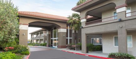 Baymont Inn & Suites Modesto Salida Room