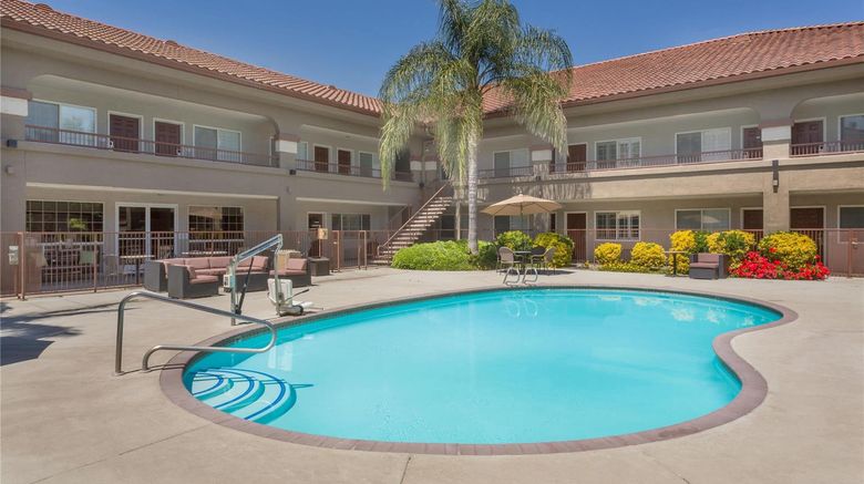 <b>Baymont Inn & Suites Modesto Salida Pool</b>. Images powered by <a href="https://iceportal.shijigroup.com/" title="IcePortal" target="_blank">IcePortal</a>.