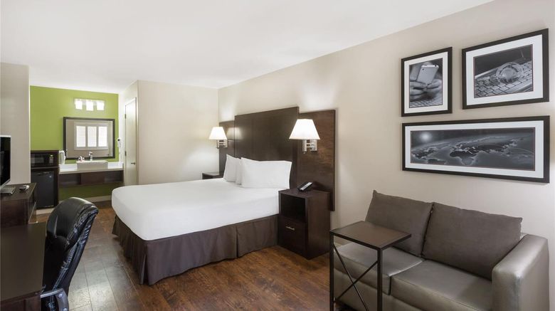 <b>Baymont Inn & Suites Modesto Salida Room</b>. Images powered by <a href="https://iceportal.shijigroup.com/" title="IcePortal" target="_blank">IcePortal</a>.
