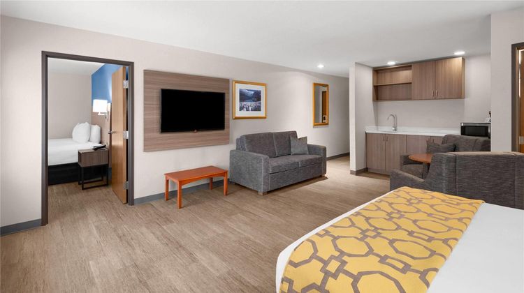 Baymont Inn & Suites Salida Suite