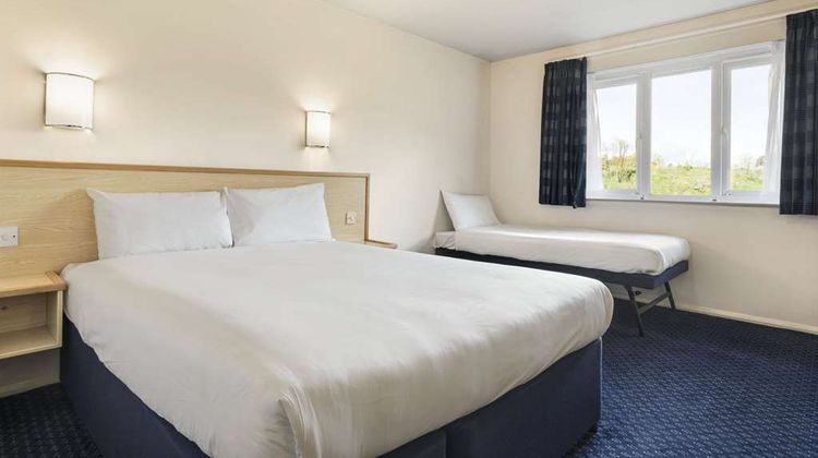 Days Inn Sutton Scotney North Room