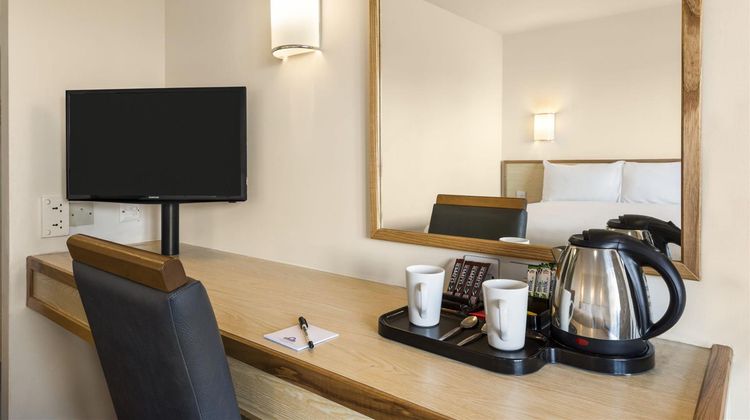 Days Inn Sutton Scotney North Room