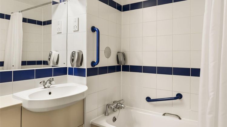 Days Inn Sutton Scotney North Room
