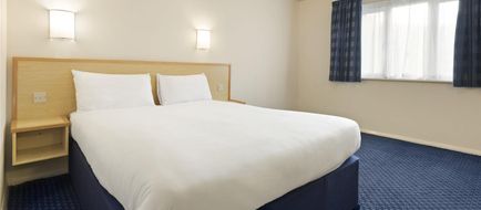 Days Inn Sutton Scotney North Room