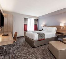 Microtel Inn & Suites Casselman Room