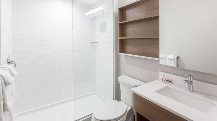 Microtel Inn & Suites Casselman Room