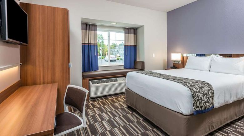<b>Microtel Inn & Suites by Wyndham Altoona Room</b>. Images powered by <a href="https://iceportal.shijigroup.com/" title="IcePortal" target="_blank">IcePortal</a>.