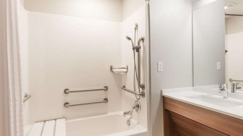<b>Microtel Inn & Suites by Wyndham Altoona Room</b>. Images powered by <a href="https://iceportal.shijigroup.com/" title="IcePortal" target="_blank">IcePortal</a>.