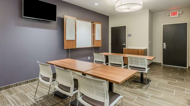 <b>Microtel Inn & Suites by Wyndham Altoona Meeting</b>. Images powered by <a href="https://iceportal.shijigroup.com/" title="IcePortal" target="_blank">IcePortal</a>.